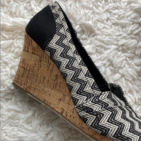 Toms Patterned‎ Wedges - Picture 5 of 7